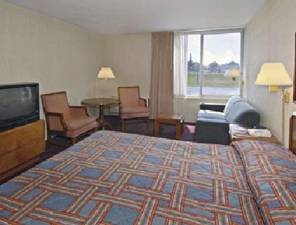 131 Hotel-Plaza Grand Rapids Room photo