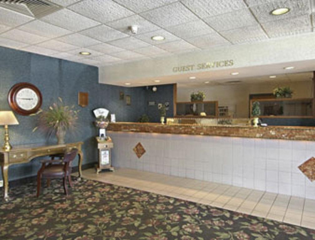 131 Hotel-Plaza Grand Rapids Interior photo